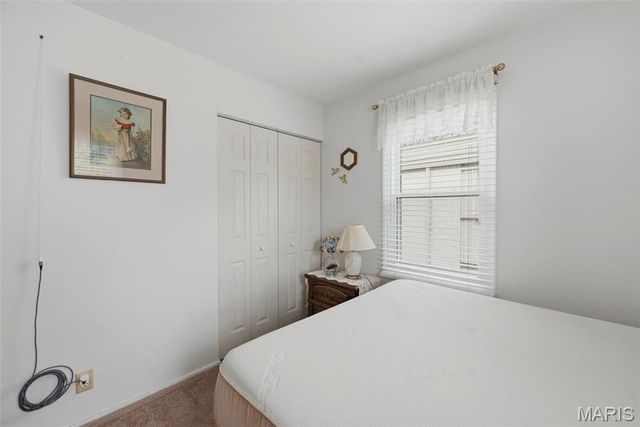 2702 Chatham Drive, Maryland Heights, MO 63043