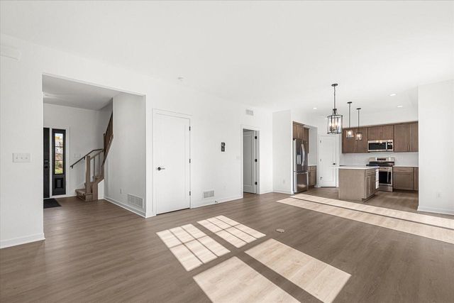 N174W20671 Laurel Springs CIRCLE, Jackson, WI 53037
