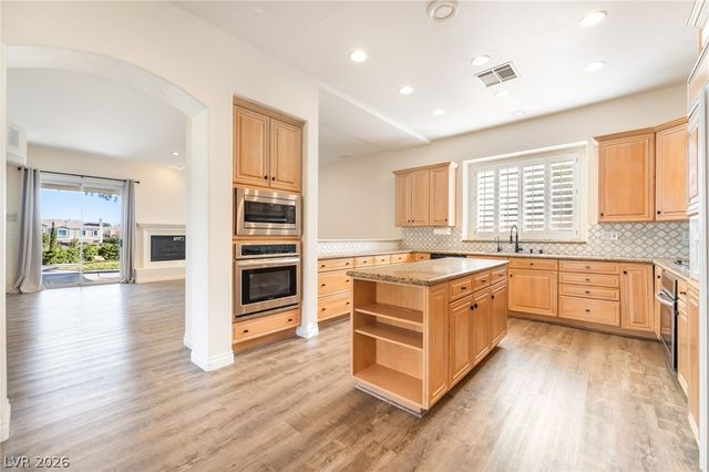 904 Pont Chartrain Drive, Las Vegas, NV 89145