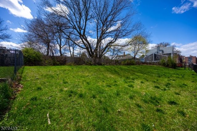 43 Winthrop Ter, East Orange City, NJ 07018