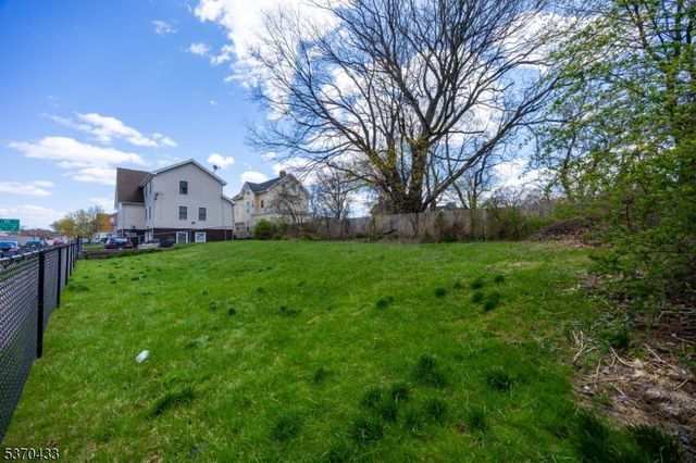 43 Winthrop Ter, East Orange City, NJ 07018