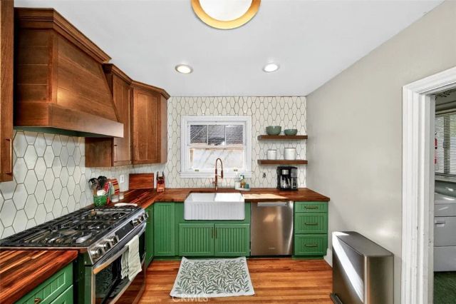 1251 N Palomares, Pomona, CA 91767