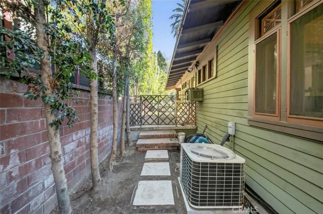 1251 N Palomares, Pomona, CA 91767