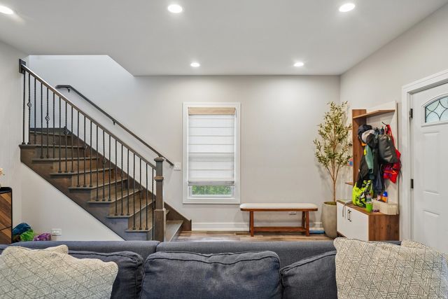 5436 S 73rd Court, Summit, IL 60501