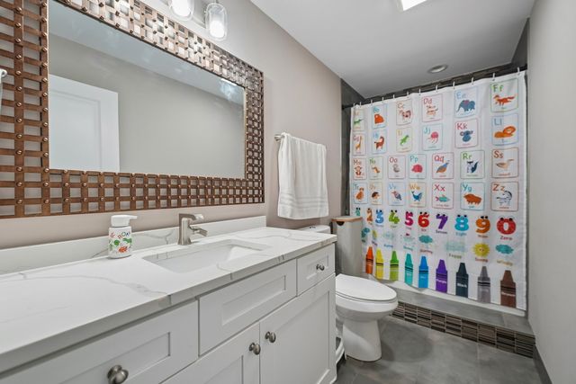 5436 S 73rd Court, Summit, IL 60501