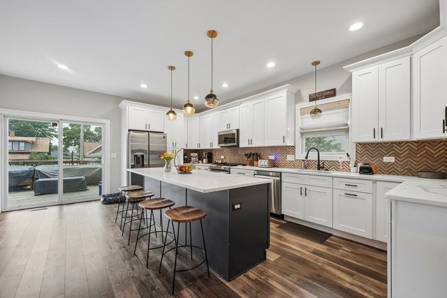 5436 S 73rd Court, Summit, IL 60501