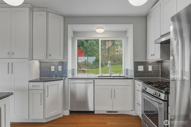 1379 Northwood Court, Bellingham, WA 98226