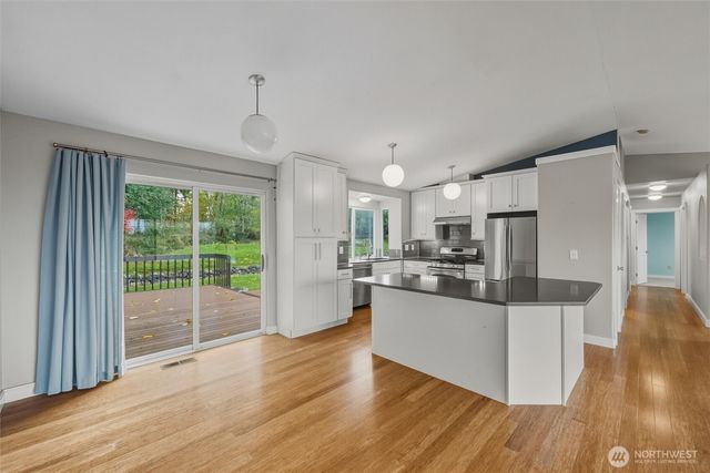 1379 Northwood Court, Bellingham, WA 98226