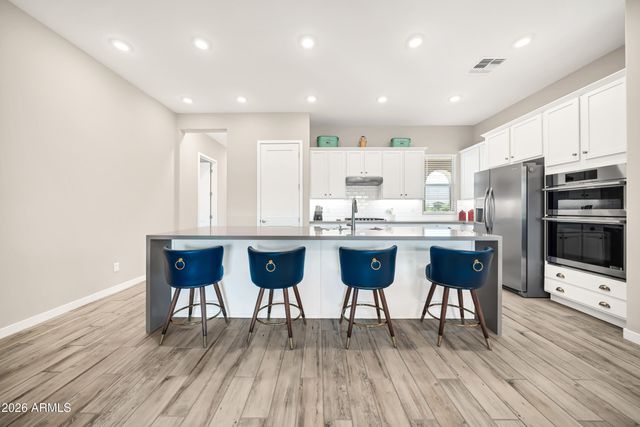 17234 W ROYAL PALM Road, Waddell, AZ 85355