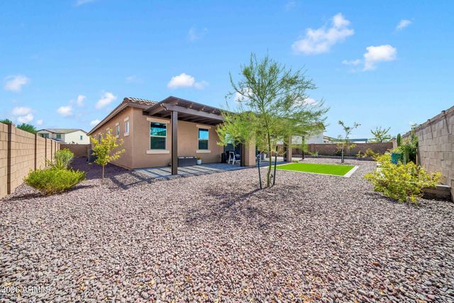 17234 W ROYAL PALM Road, Waddell, AZ 85355