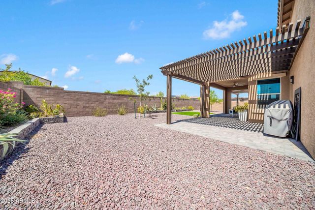 17234 W ROYAL PALM Road, Waddell, AZ 85355