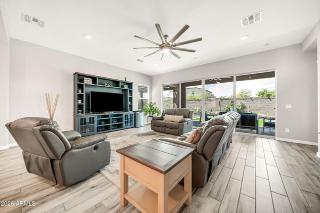 17234 W ROYAL PALM Road, Waddell, AZ 85355