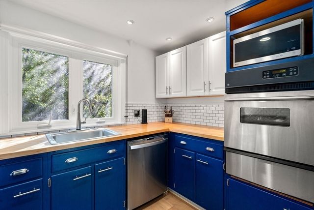 29 Denton Ter, Boston, MA 02131