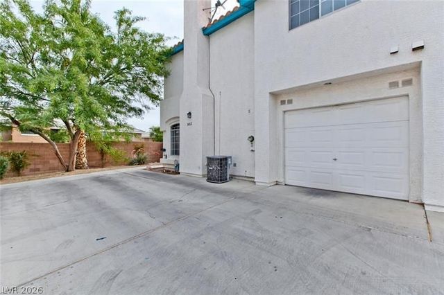 5012 Sublight Avenue, Las Vegas, NV 89108