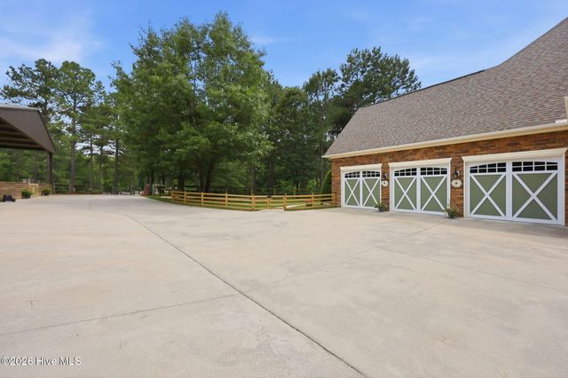 164 Saddle Ridge, West End, NC 27376