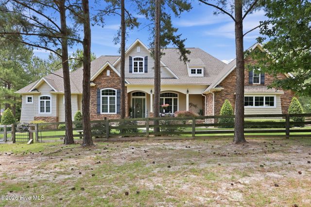164 Saddle Ridge, West End, NC 27376