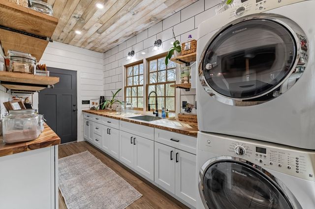 390 Sunnybrook Road, Blue Ridge, GA 30513