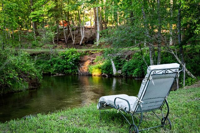 390 Sunnybrook Road, Blue Ridge, GA 30513