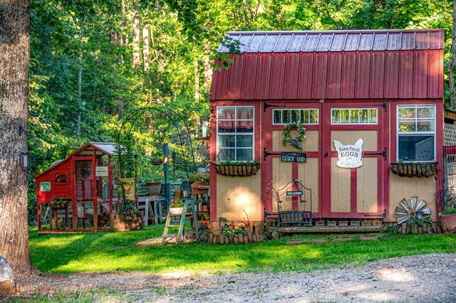 390 Sunnybrook Road, Blue Ridge, GA 30513