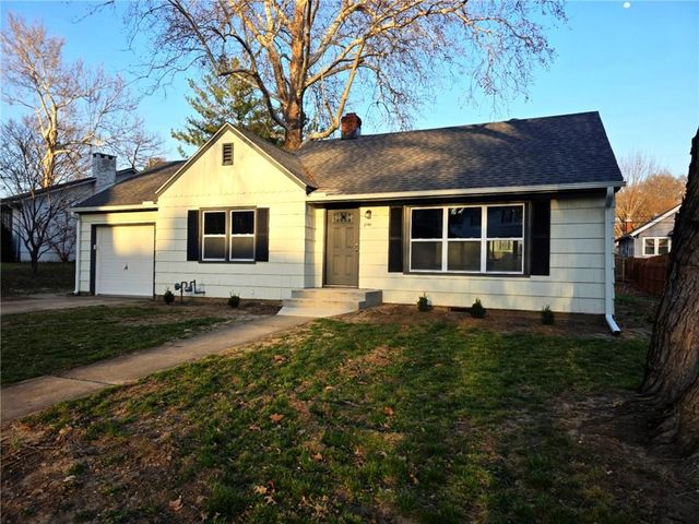 2748 Fairleigh Terrace, St Joseph, MO 64506