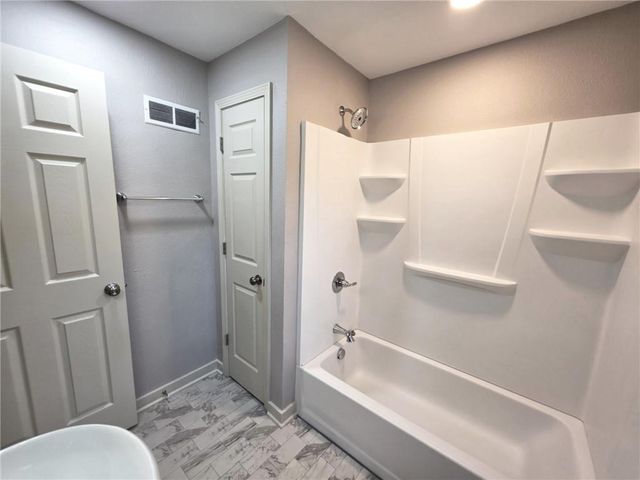 2748 Fairleigh Terrace, St Joseph, MO 64506