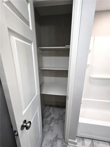 2748 Fairleigh Terrace, St Joseph, MO 64506