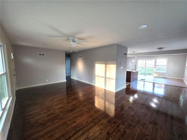 2748 Fairleigh Terrace, St Joseph, MO 64506