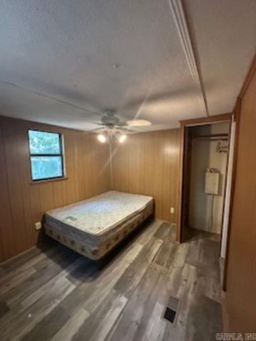 4 LOBLOLLY Circle, Greers Ferry, AR 72067