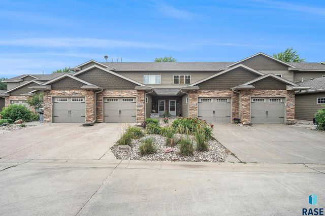 5011 Sunset Blvd Boulevard, Madison, SD 57042