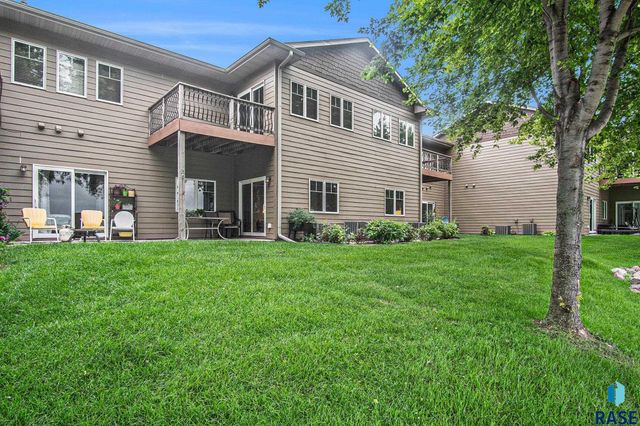 5011 Sunset Blvd Boulevard, Madison, SD 57042