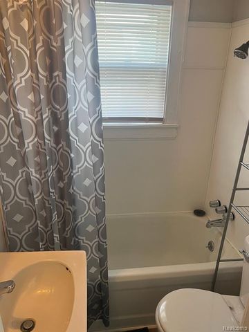 302 N Farragut Street, Bay City, MI 48708