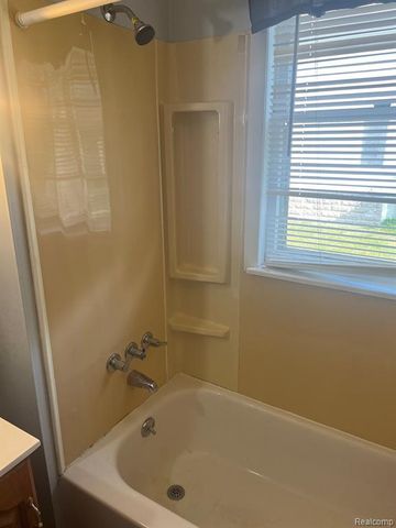 302 N Farragut Street, Bay City, MI 48708