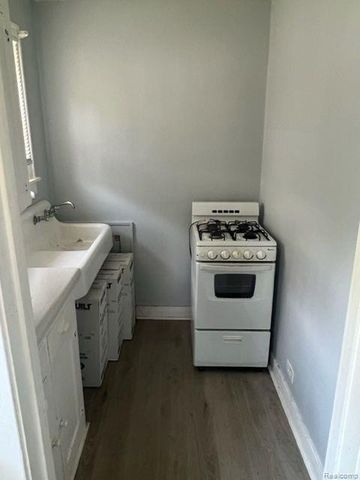 302 N Farragut Street, Bay City, MI 48708