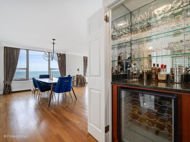 1550 N Lake Shore Drive 12A, Chicago, IL 60610