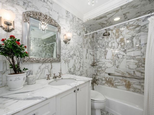 1550 N Lake Shore Drive 12A, Chicago, IL 60610