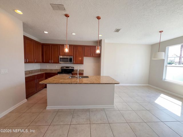 875 QUIET STONE Lane, Orange Park, FL 32065