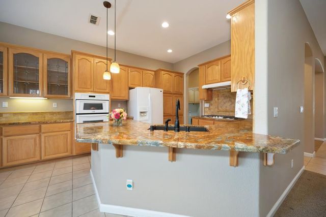 2263 Petruchio Way, Roseville, CA 95661