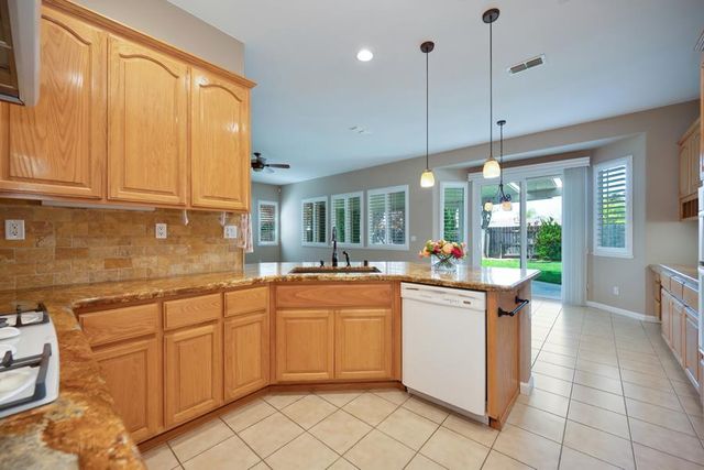 2263 Petruchio Way, Roseville, CA 95661