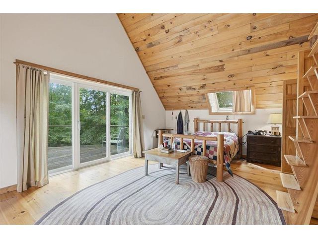 530 Round Lake Court, Osceola, WI 54020