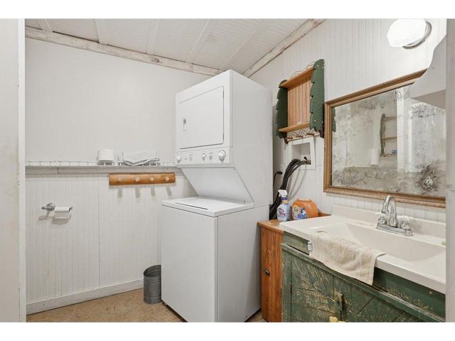 530 Round Lake Court, Osceola, WI 54020