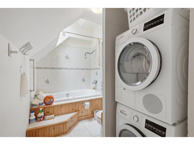 530 Round Lake Court, Osceola, WI 54020