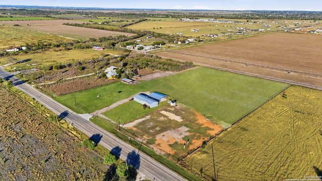 18150 Fm 471, Natalia, TX 78059