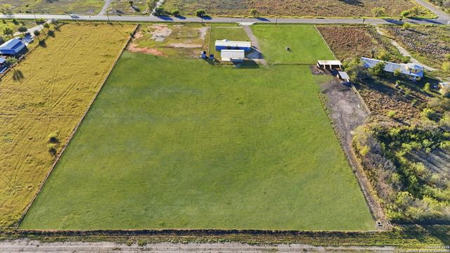 18150 Fm 471, Natalia, TX 78059