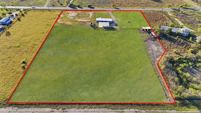 18150 Fm 471, Natalia, TX 78059