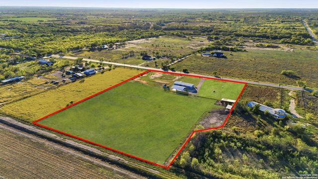 18150 Fm 471, Natalia, TX 78059