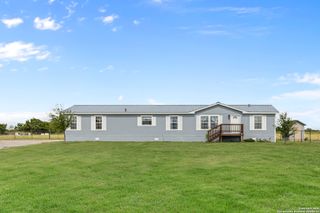 18150 Fm 471, Natalia, TX 78059