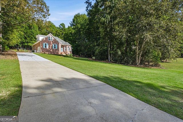 70 Costleys Bridge Drive, Oxford, GA 30054