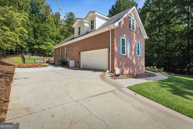70 Costleys Bridge Drive, Oxford, GA 30054