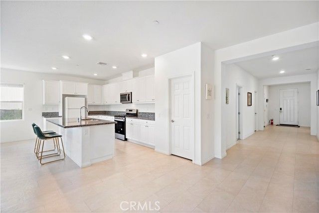 8044 Country Mile Lane, Riverside, CA 92507