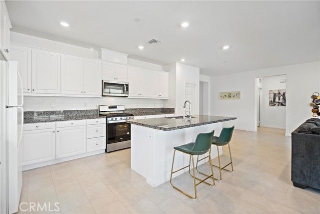 8044 Country Mile Lane, Riverside, CA 92507